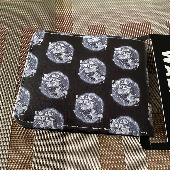 Brand new Rick and Morty wallet - Picture 4 of 4
